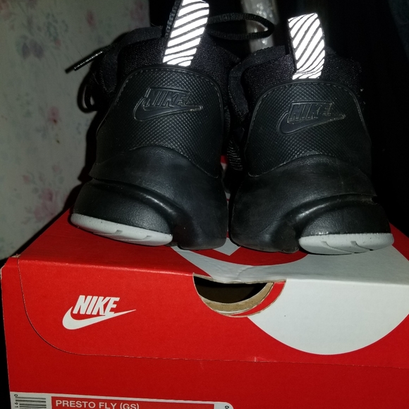 Sneakers - Picture 4 of 4